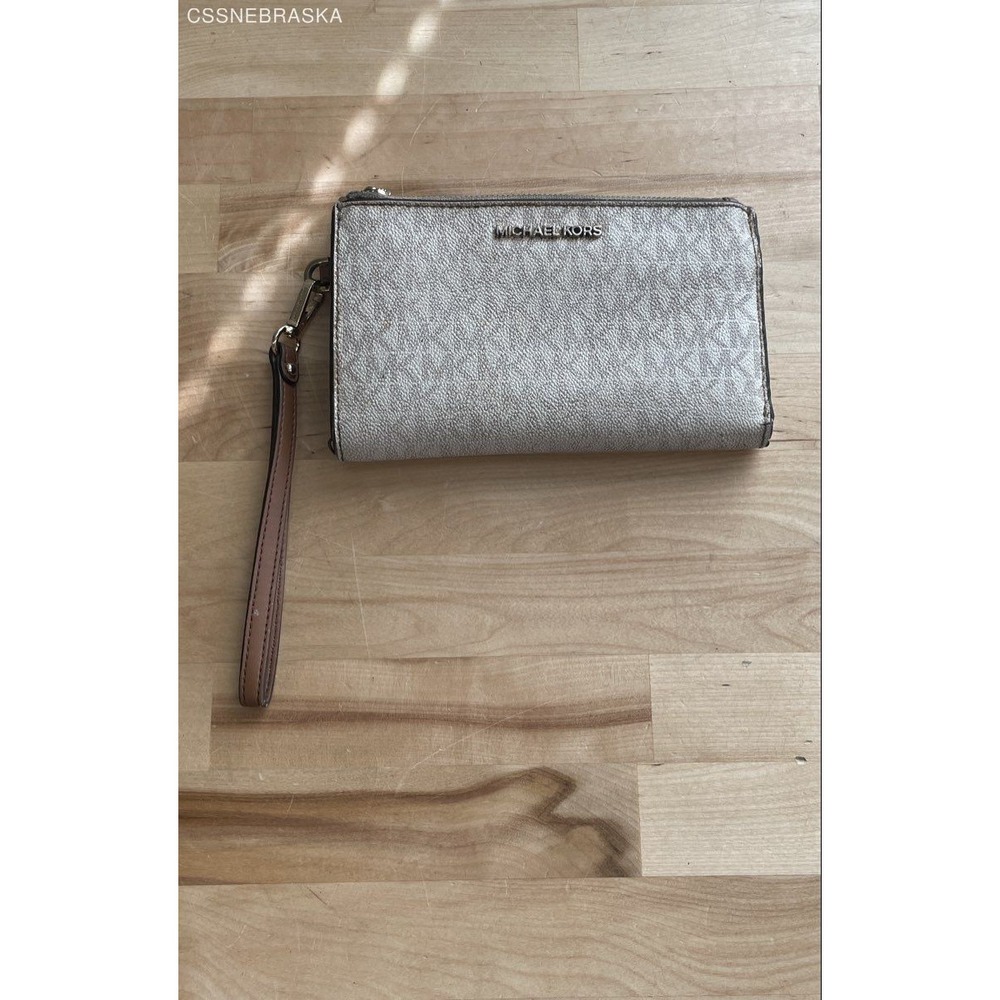 Michael Kors Silver Women's Wristlet Wallet Jet Set Travel Double Zip Phone MED
